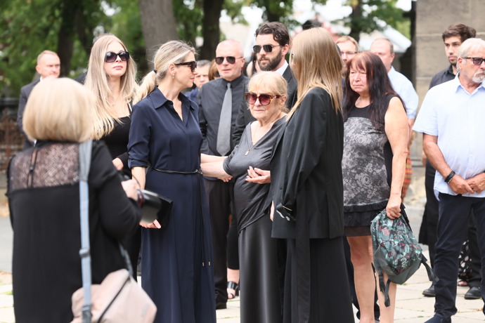 FOTO: Poslední rozloučení s Františkem Laurinem. – stránka 15