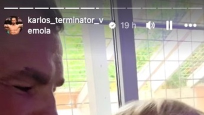 FOTO: Karlos Vémola se na Instagramu pochlubil, jak se stará o svého syna.