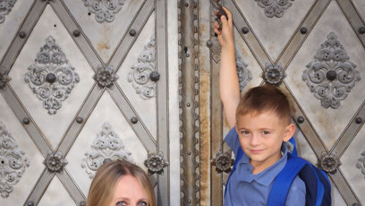 FOTO: Regina Řandová vedla vnoučka Čestmíra do školy