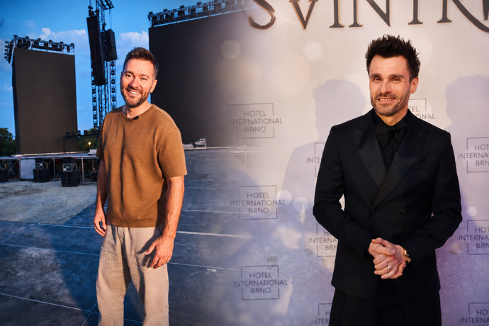 FOTO: Moderátor využil akci ke svému prospěchu. – stránka 48