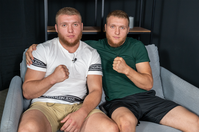 FOTO: Extra host Maksym a Pavel Mikhalovovi foto 01 – stránka 6