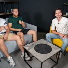 Extra host Maksym a Pavel Mikhalovovi