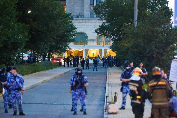 FOTO: Centrum Moskvy po atentátu neprodyšně uzavřely bezpečnostní složky. – stránka 5