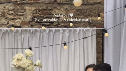 FOTO: Veronica Biasiol a Matěj Dejdar při rozkrajování dortu.