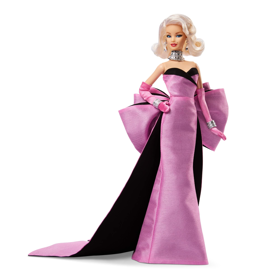 Nová Barbie zachovává původní atributy kostýmu Marylin, ale posouvá je do nové, modernější úrovně.