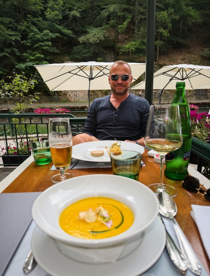 FOTO: Marián Gáborík si z toho těžkou hlavu nedělá.