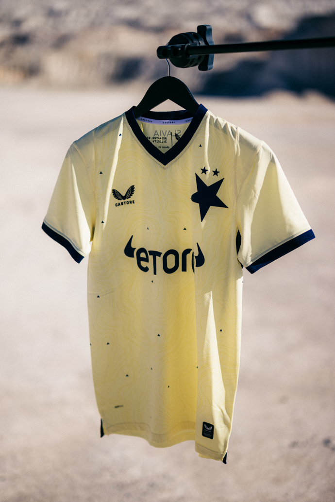 FOTO: Fotbalová Slavia představila třetí sadu dresu. – stránka 31