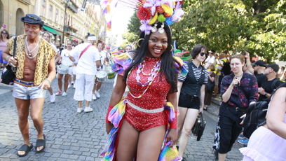 FOTO: Desítky tisíc účastníků dorazily na festival Prague Pride.