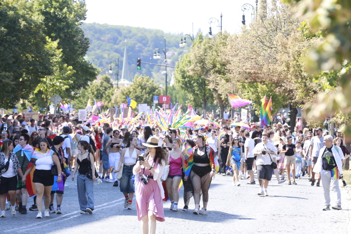FOTO: Desítky tisíc účastníků dorazily na festival Prague Pride. – stránka 11
