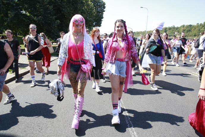 FOTO: Desítky tisíc účastníků dorazily na festival Prague Pride. – stránka 7