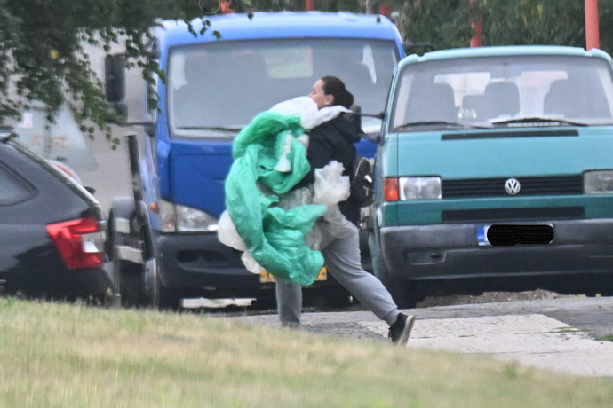 FOTO: Uklízečky jen kmitaly. – stránka 18