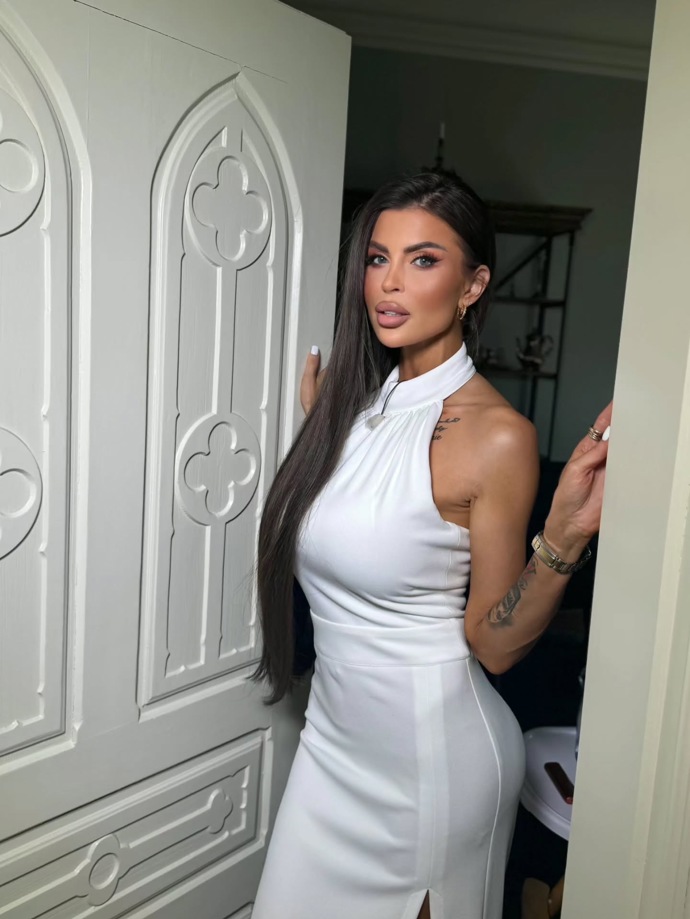 FOTO: Lela k fotkám napsala, že tentokrát už píše příběh podle sebe. – stránka 40