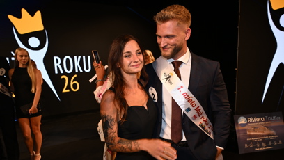 FOTO: Jakub Bolek po boku manželky.