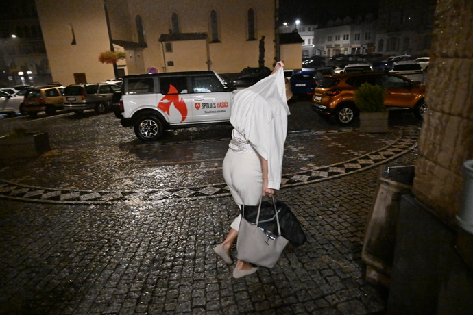FOTO: Jitka Kocurová se vydala do deště. – stránka 3