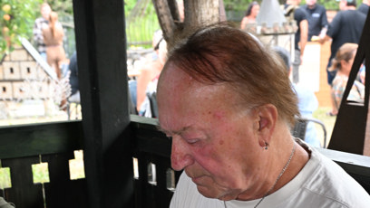 FOTO: Petr Janda se na party divadla Broadway rozšoupnul.