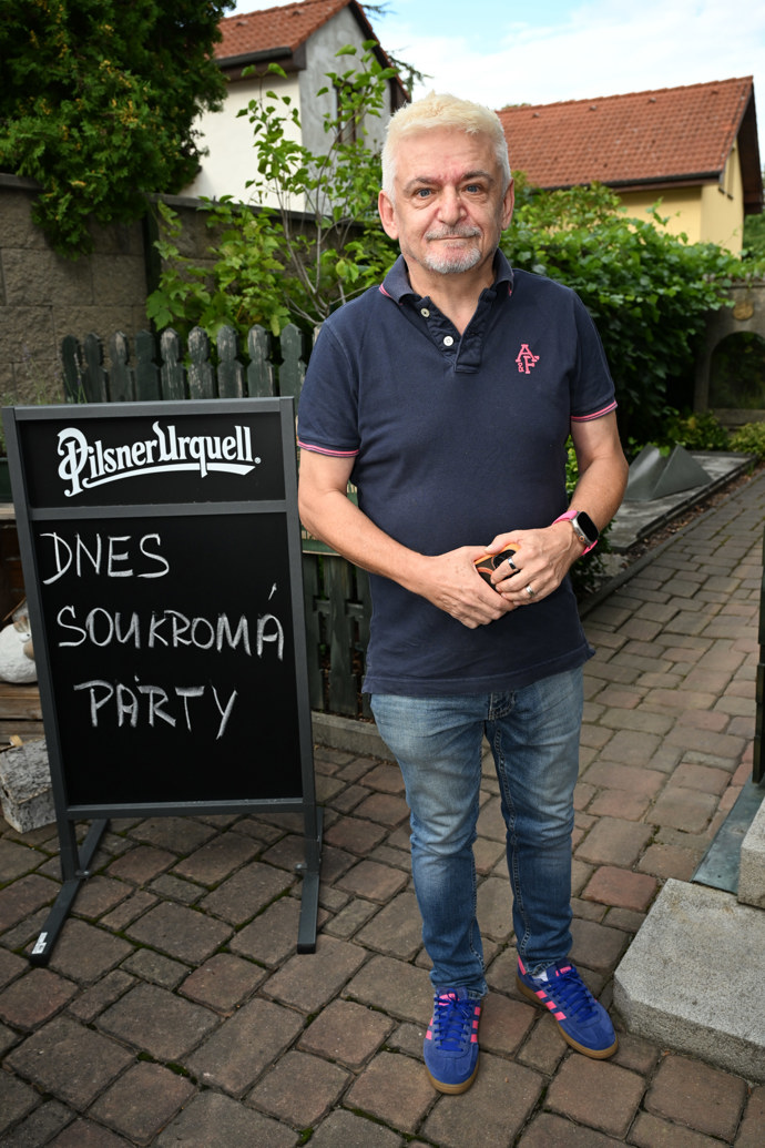 FOTO: Michal Suchánek je pyšným dědečkem. – stránka 1