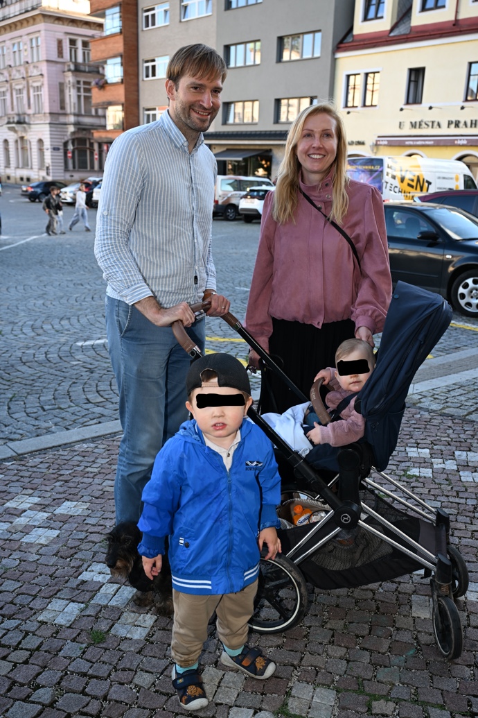 FOTO: Adam Vojtěch s rodinkou.
