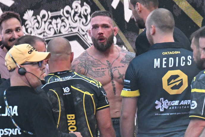 FOTO: Bohužel pro něj mu tato taktika nevyšla.