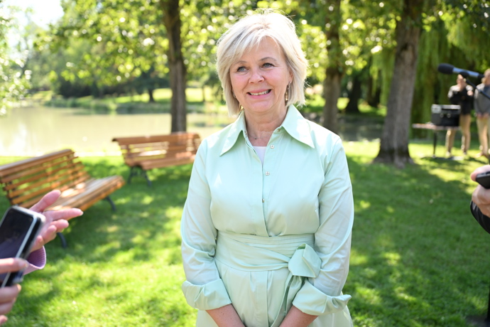FOTO: Eva Pavlová v Lánech. – stránka 52