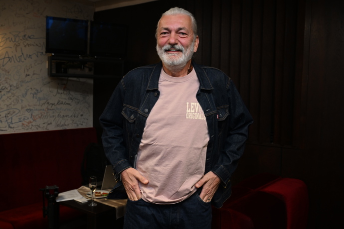 FOTO: Daniel Hůlka zapózoval. – stránka 1