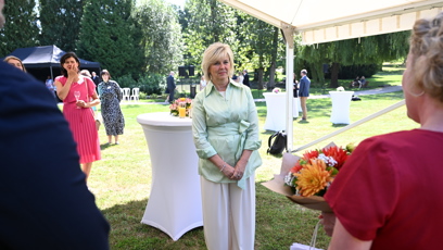 FOTO: Eva Pavlová dostala květiny.