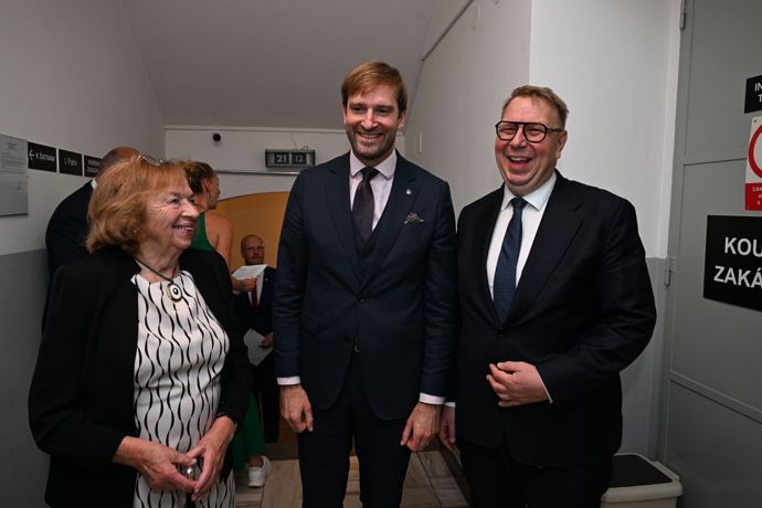 FOTO: Livia Klausová, Adam Vojtěch a Aleš Juchelka. – stránka 3