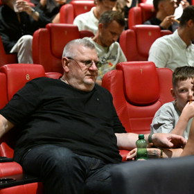 Ivo Rittig si nenechal ujít premiéru filmu Bojovník s rodinou.