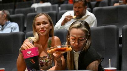FOTO: Nela Slováková opustila sál dřív než film Bojovník skončil.