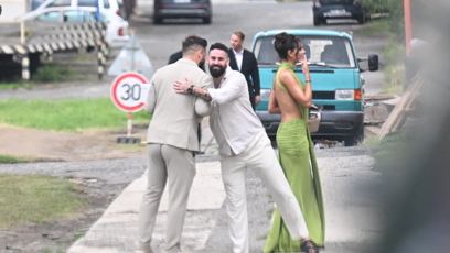 FOTO: Matěj Dejdar byl během příprav v dobré náladě a osobně vítal příchozí.