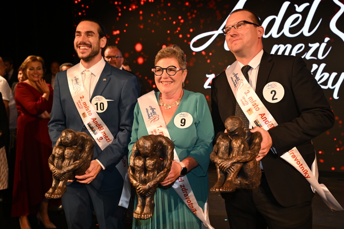 FOTO: Jarmila Korčáková s finalisty. – stránka 3