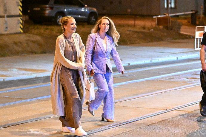 FOTO: Lucie Vondráčková měla dobrou náladu. – stránka 20