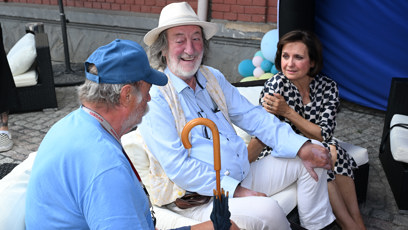 FOTO: Herec se následně připojil k Bolku Polívkovi.