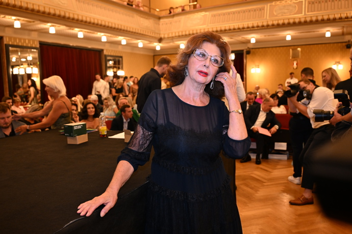 FOTO: Saskia Burešová na Muži roku. – stránka 18