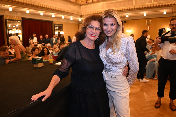FOTO: Saskia Burešová s Jitkou Kocurovou.