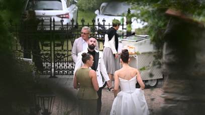 FOTO: Matěj Dejdar se klaní své královně Veronice Biasiol.
