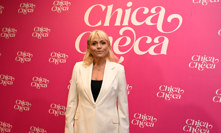 Pavla Tomicová má hlavní roli ve filmu Chica Checa. Hraje tam matku Lukáše (Jan Cina).