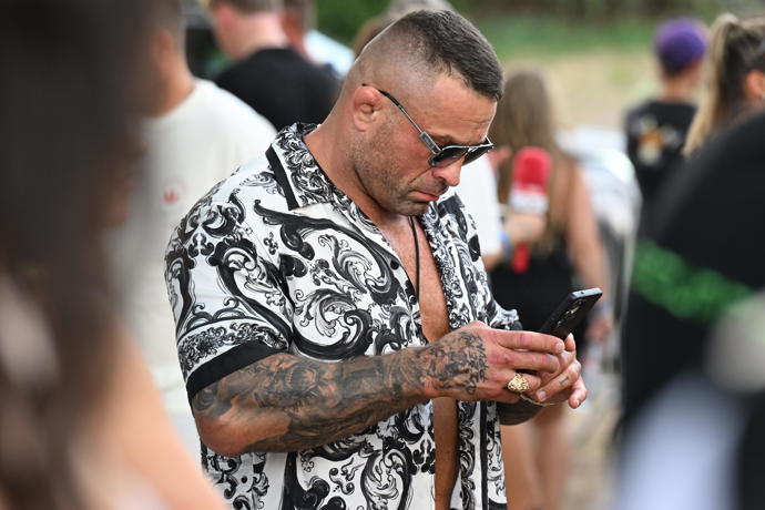 FOTO: Terminátor nenechává nic náhodě a pracovní záležitosti řešil doslova do poslední minuty. – stránka 11