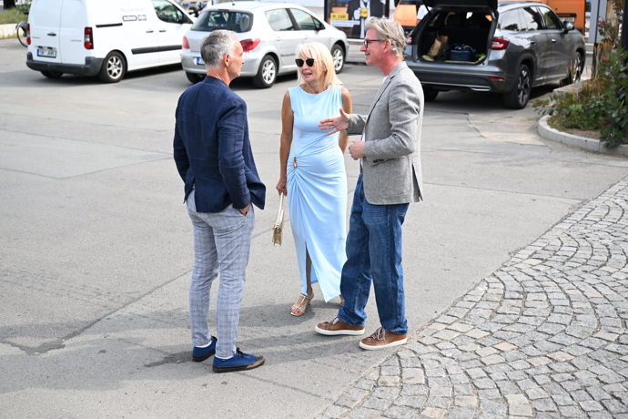 FOTO: Veronika Žilková si před příchodem krátce promluvila s Ivanem Trojanem a Jiřím Strachem. – stránka 4