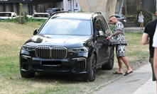 Karlos Vémola dorazil na Štvanici v luxusním SUV BMW X7, kterým nahradil svůj ikonický Mercedes G.