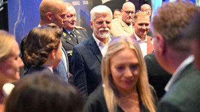 FOTO: Prezident Petr Pavel dorazil ve velmi dobré náladě.