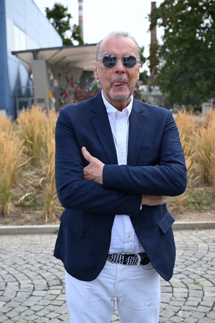 FOTO: Svěřil se také, jak oslavil své 70. narozeniny. – stránka 29
