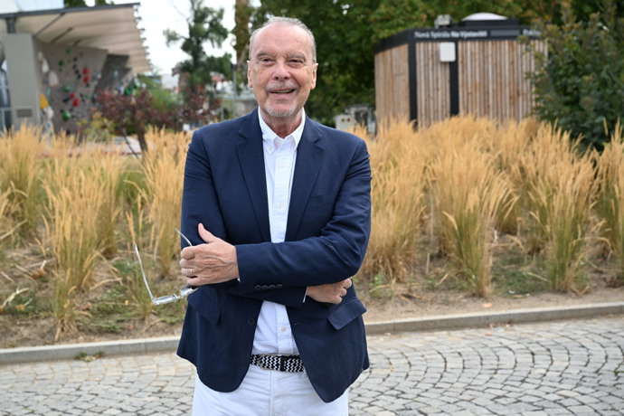 FOTO: Štefan Margita má rád energii mladých lidí. – stránka 27