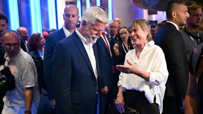 FOTO: Prezident Petr Pavel se věnoval přítomným hostům.