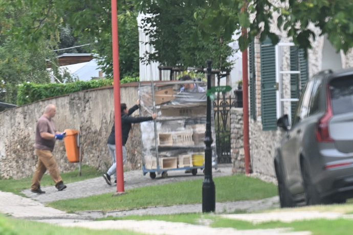 FOTO: Úklid po svatbě Matěje Dejdara a Veroniky Biasiol. – stránka 13