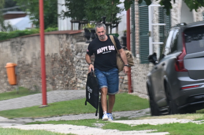 FOTO: Martin Dejdar pomáhal s úklidem. – stránka 1
