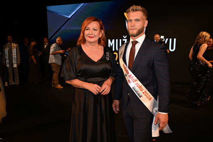 FOTO: Jakub Bolek s Alenou Schillerovu. – stránka 3