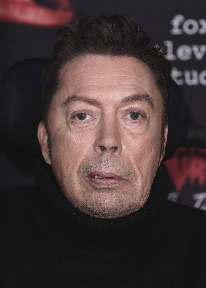 FOTO: Tim Curry se smrti nebál. – stránka 2