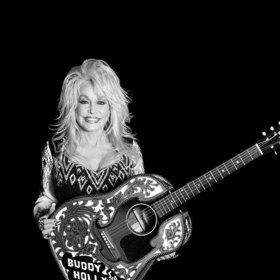 Dolly Parton trpěla od mládí endometriózou, která nejspíš měla za následek její neplodnost. I tak zpěvačka svůj život naplnila, a to úspěšnou hudební kariérou a cestováním.