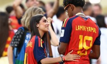Lamine Yamal po boku své dívky Inés.