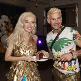 Sámer Issa oslavil 41. narozeniny. Oslava se nesla v tematickém duchu.